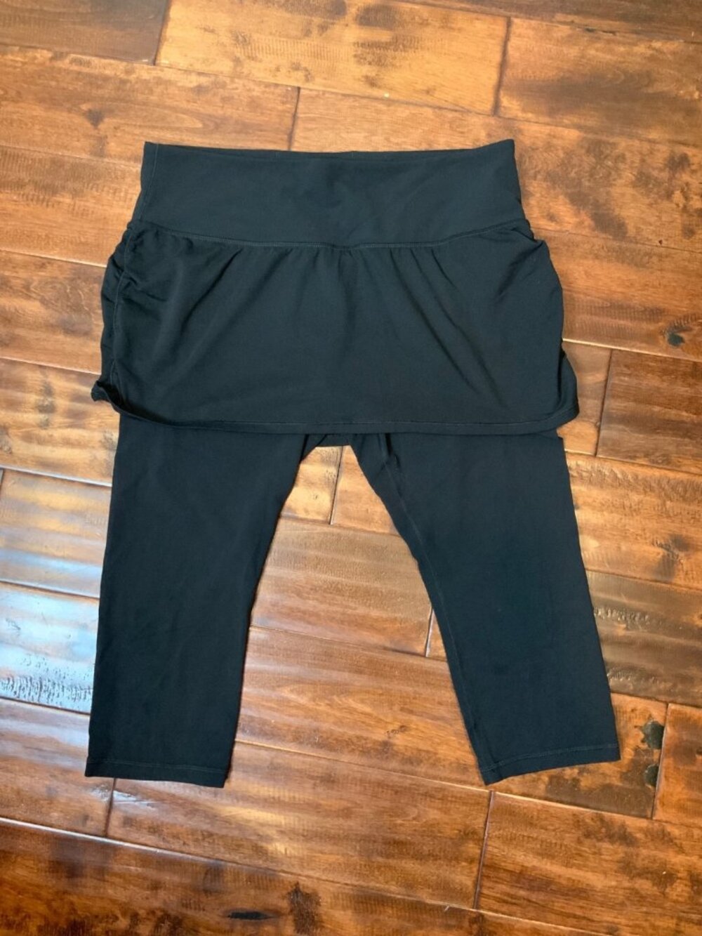 Athleta Black 2 in 1 Elation Capri Skirt Combo Leggings, Size XL